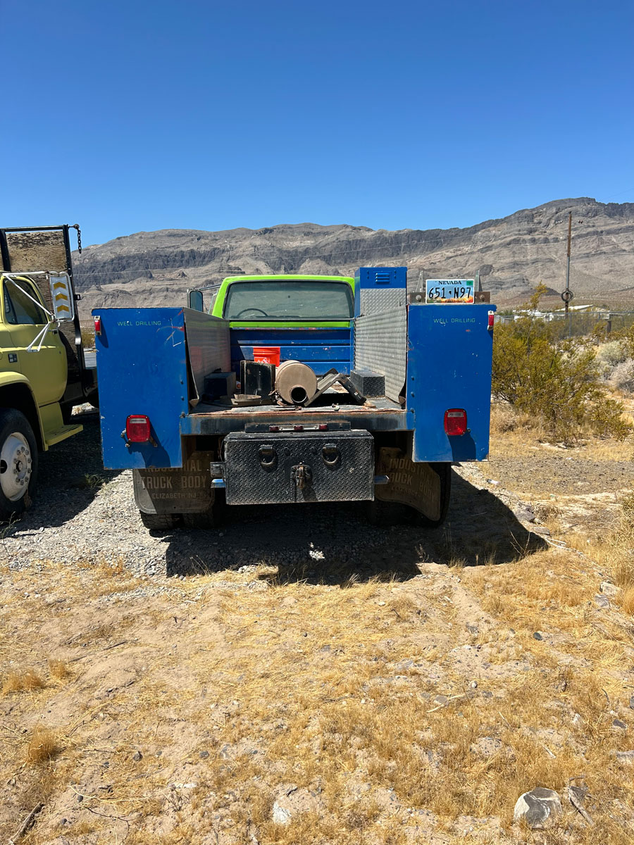 1998 Ford F-800 Service Truck