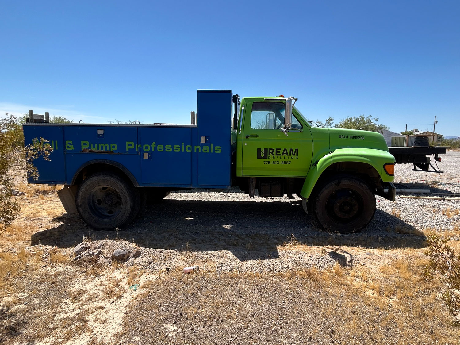 1998 Ford F-800 Service Truck