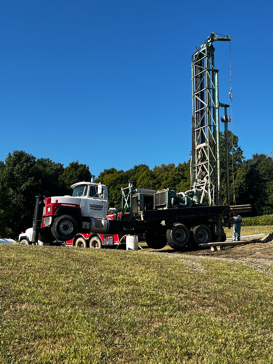 1974 Chicago Pneumatic 650 Drilling Rig