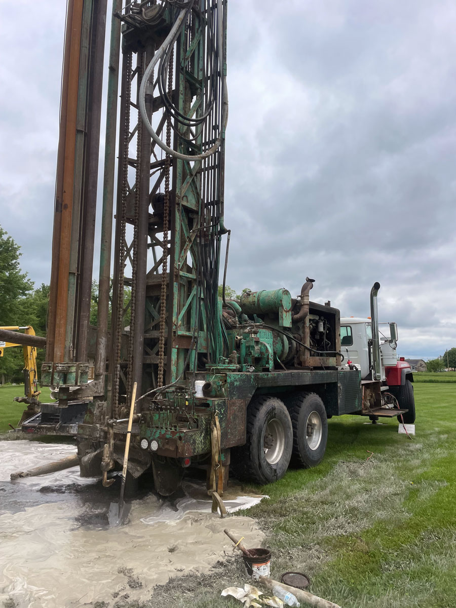 1974 Chicago Pneumatic 650 Drilling Rig